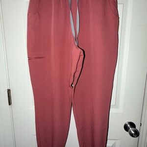 Figs Women's High Waisted Zamora Jogger Scrub Pant in Mauve